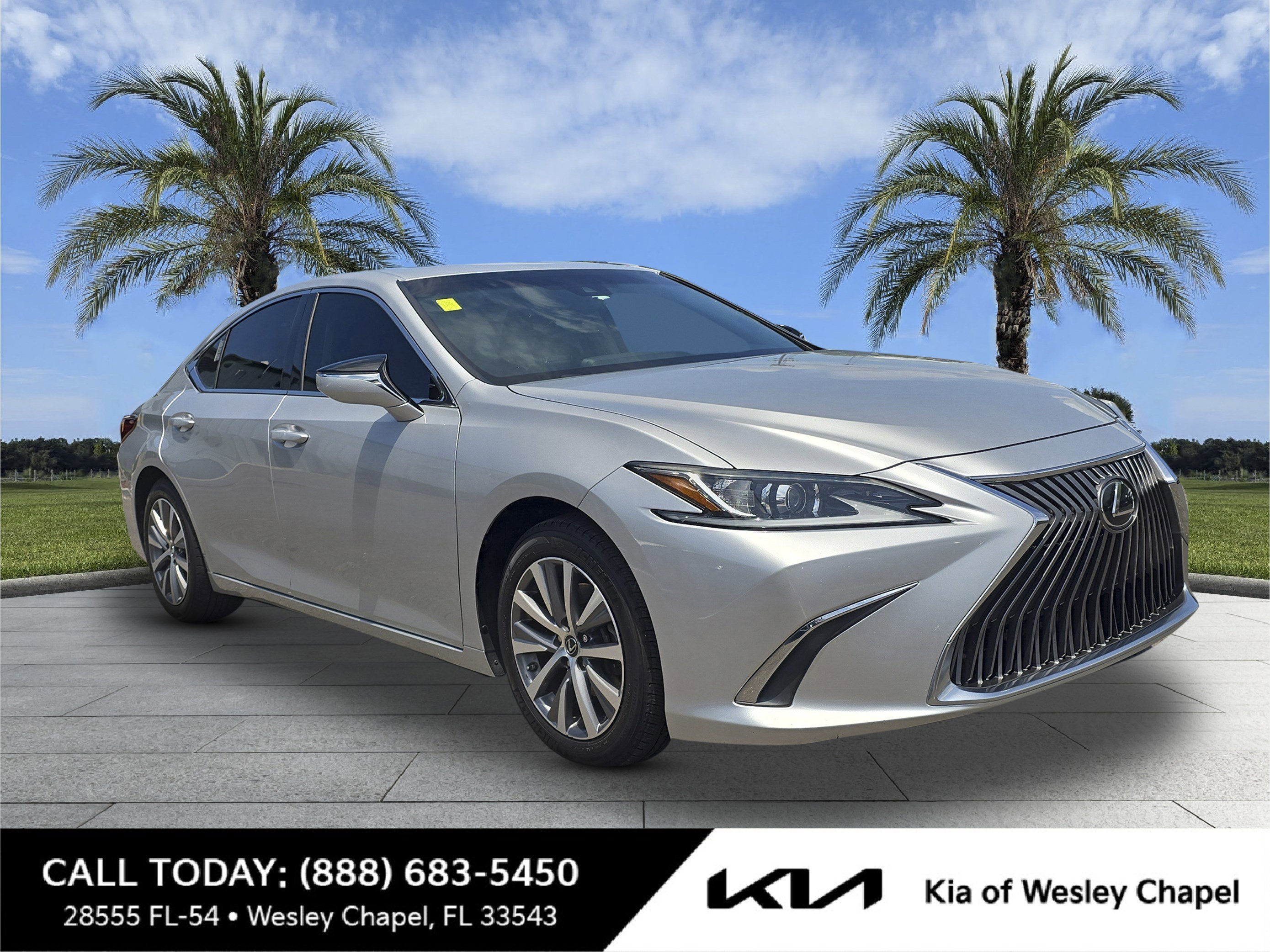 2021 Lexus ES 350 350's photo