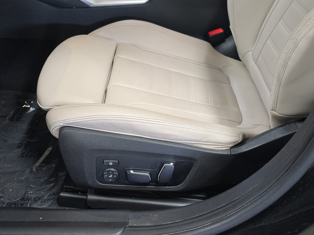 Certified Used 2025 Black Sapphire Metallic BMW M340i image 28