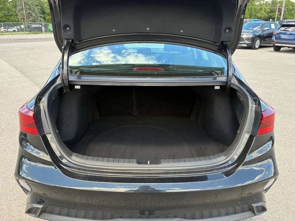 Used 2022 Aurora Black Kia LXS image 49