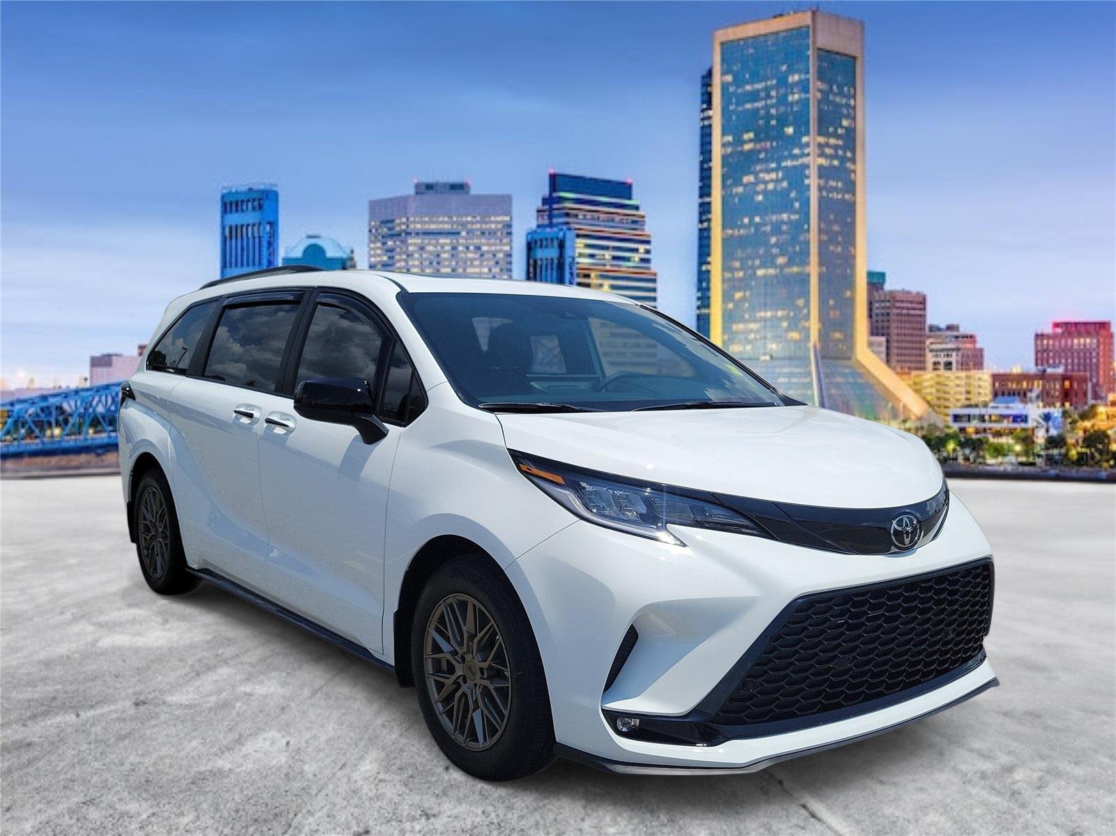 Used 2026 Ice Cap Toyota XSE image 4