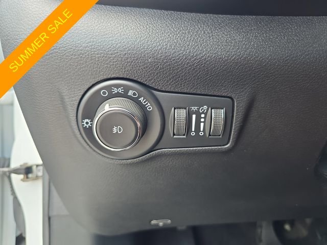 Certified Used 2024 White Jeep Latitude image 21