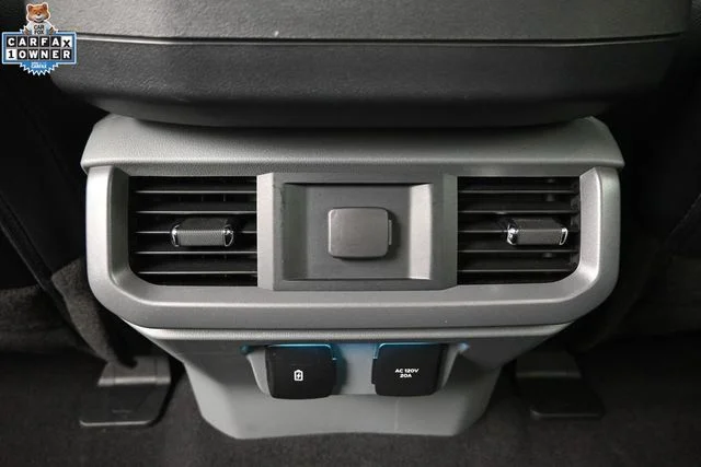 Used 2025 White Ford Lariat image 19