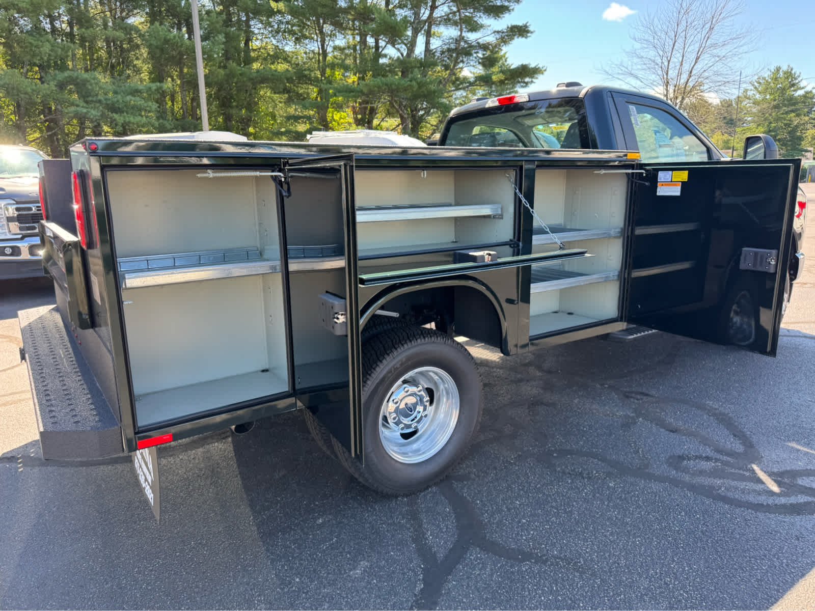 2025 Ford F-350 Super Duty Chassis Cab XL - Photo 8