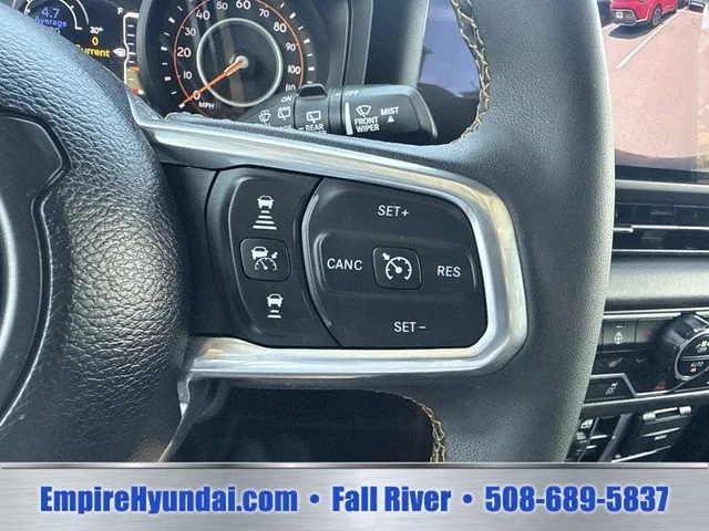 Used 2025 Black Jeep Sahara image 29