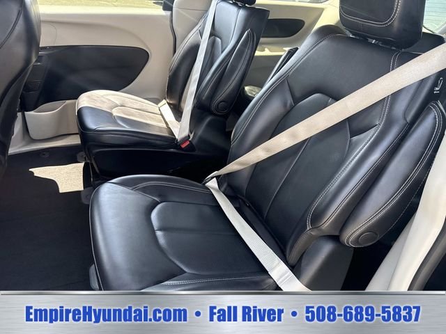 2023 Chrysler Pacifica Hybrid Touring L - Photo 16