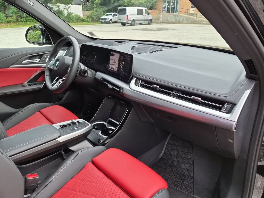 Used 2023 Black BMW xDrive28i image 29