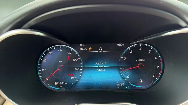 Used 2021  Mercedes-Benz GLC 300 image 13