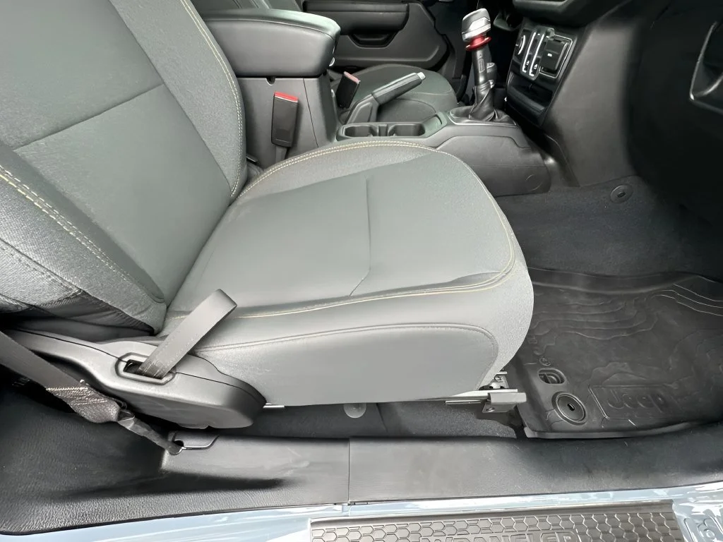 Used 2025 Gray Jeep Sport S image 28