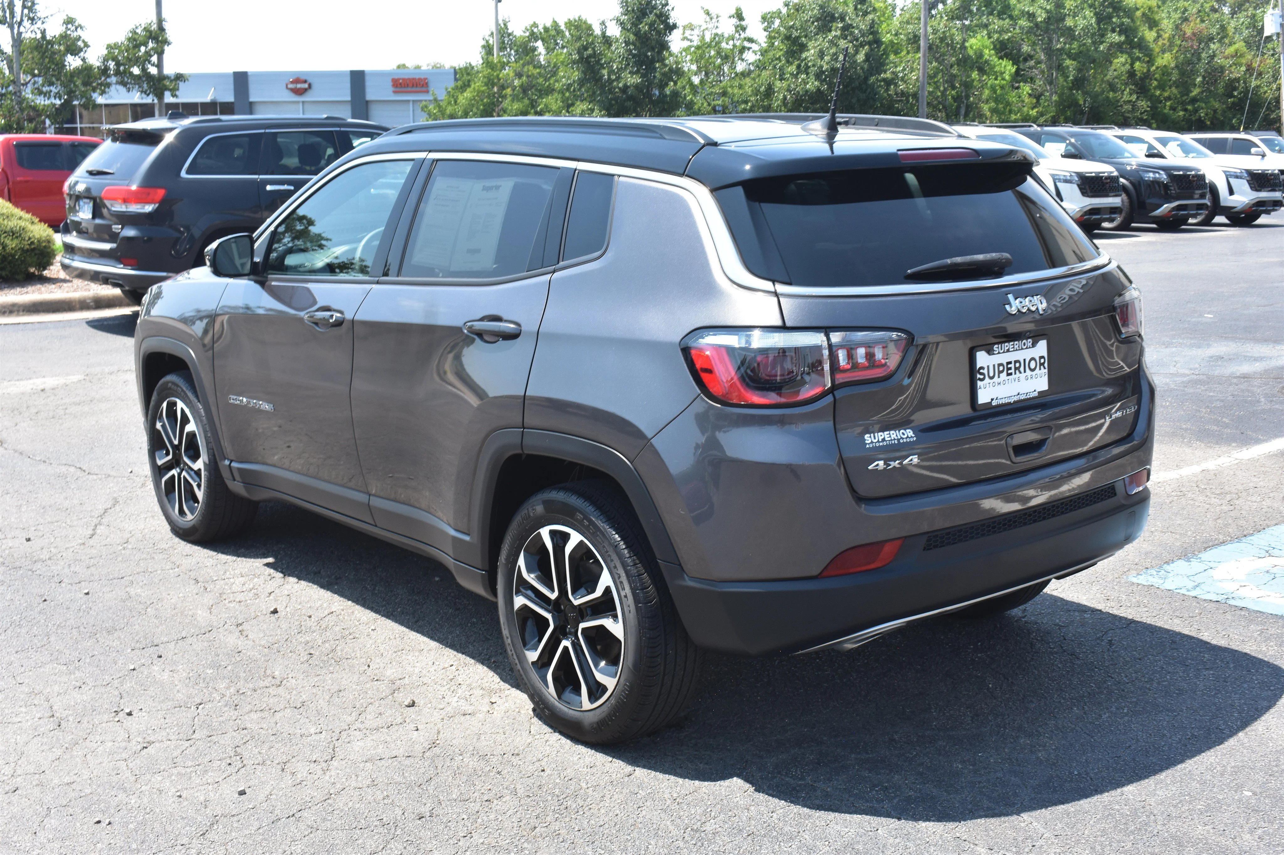 Used 2023 Granite Crystal Metallic Clearcoat Jeep Limited image 9