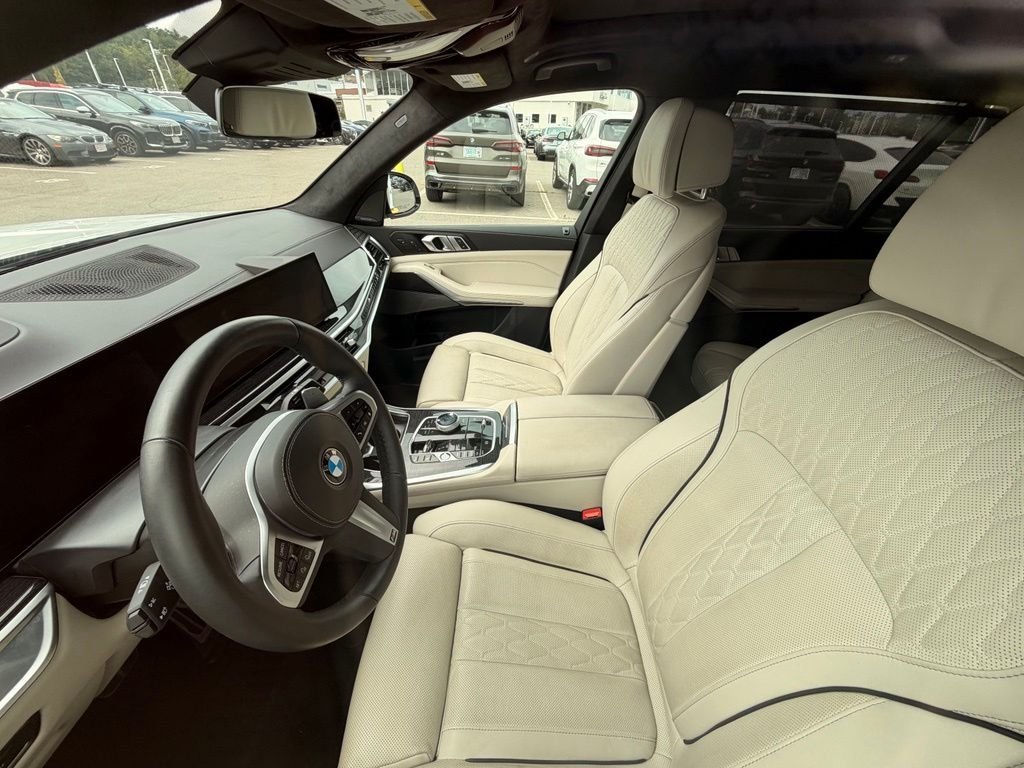 Certified Used 2025 Mineral White Metallic BMW xDrive40i image 5