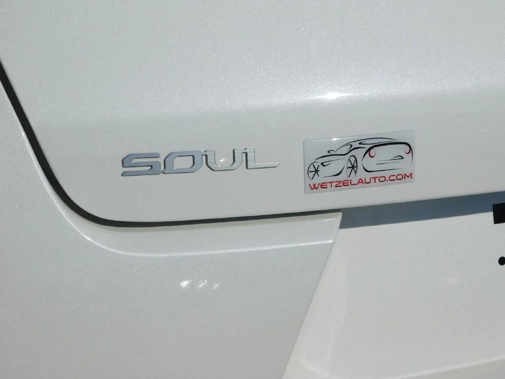 Used 2025 White Kia LX image 37