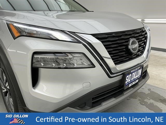 Used 2023 Brilliant Silver Metallic Nissan SV image 25