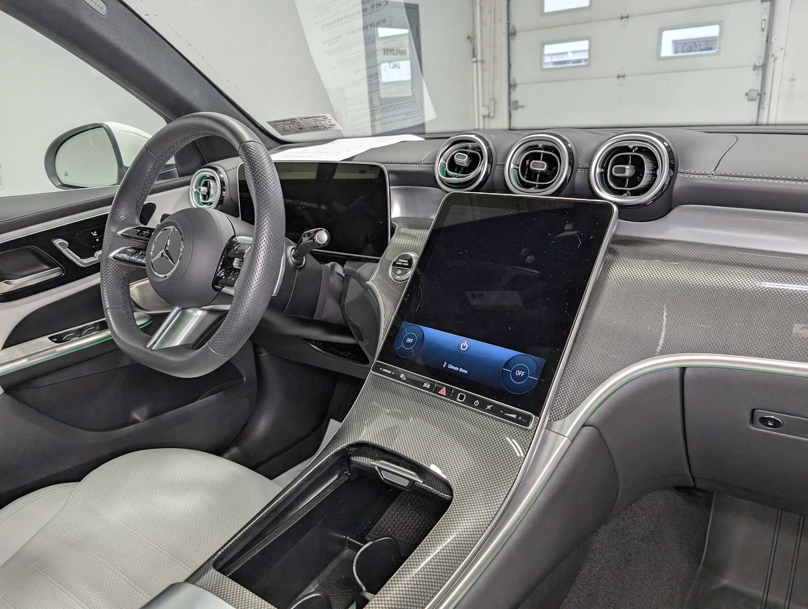 Used 2026 Polar White Mercedes-Benz GLC 300 image 38