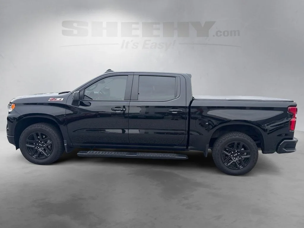 Used 2025 Black Chevrolet RST image 13