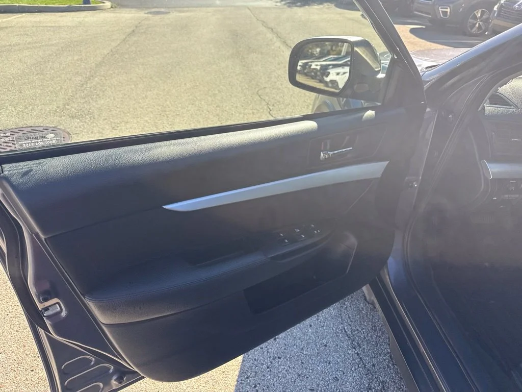 Used 2014 Gray Subaru 2.5i Premium image 15