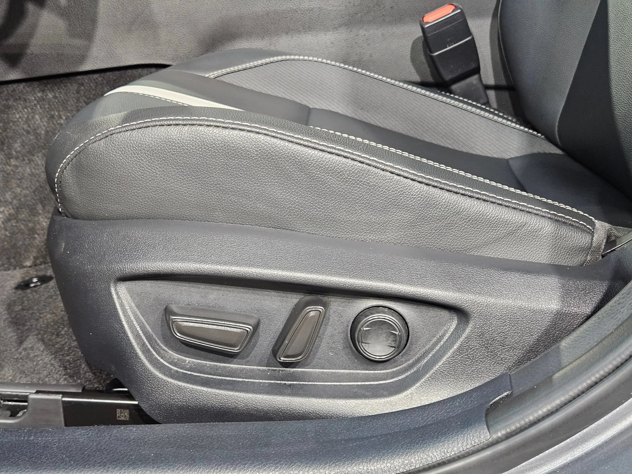Used 2025 Heavy Metal Toyota SE image 23