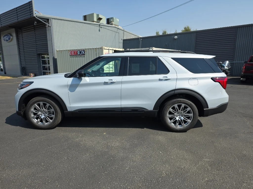 New 2026 Space White Metallic Ford Active image 10