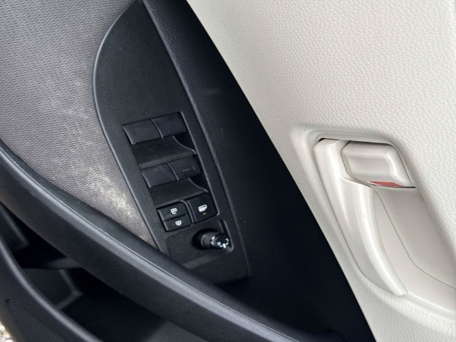 2024 Toyota Corolla LE - Photo 16