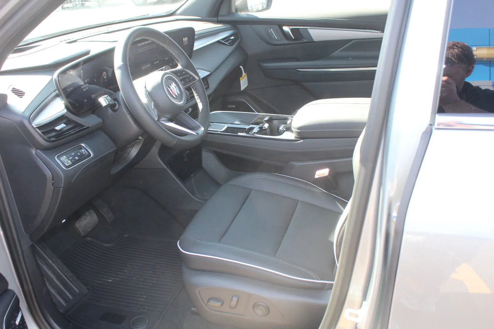 2026 Buick Enclave Preferred - Photo 11