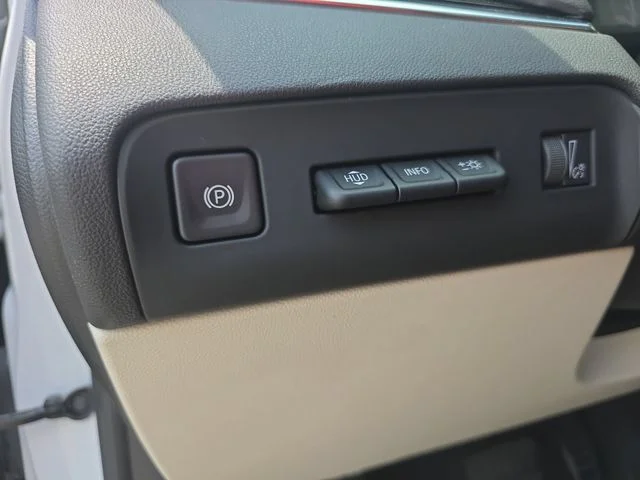 Used 2023 White Buick Avenir image 28