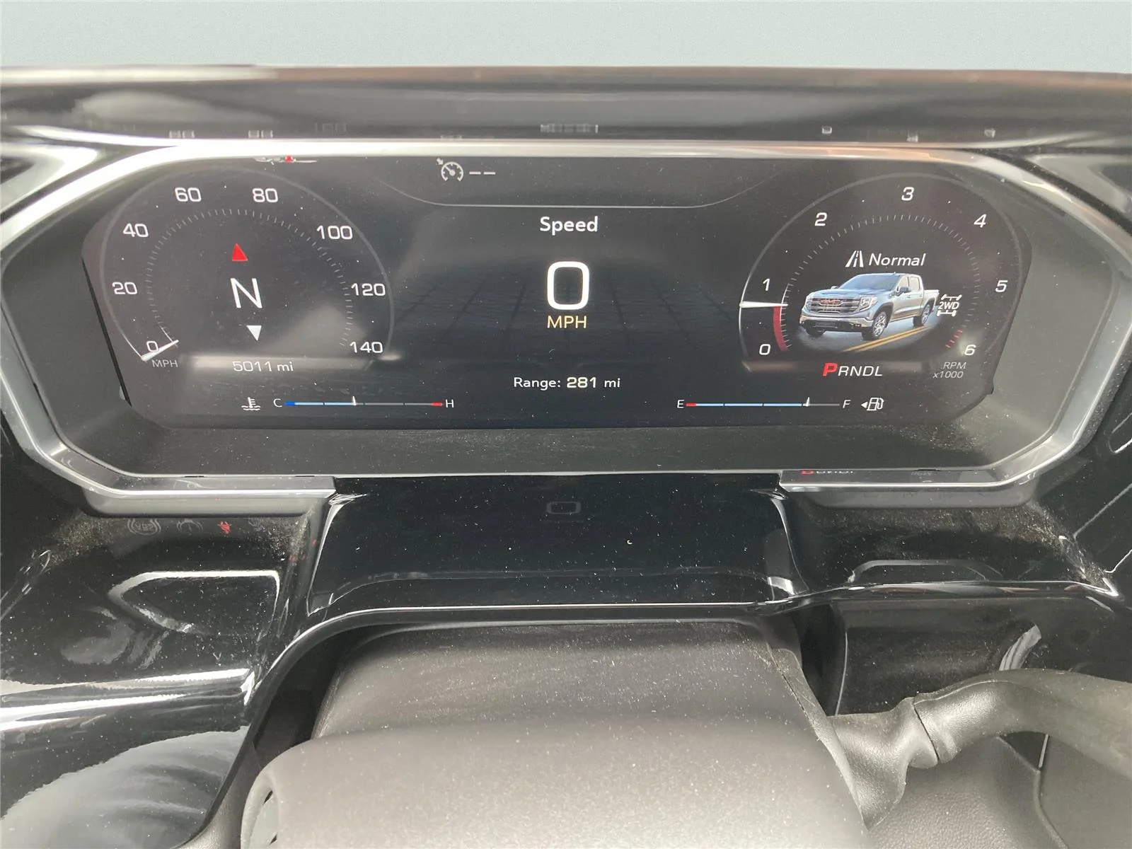 New 2026 Sterling Metallic GMC Elevation image 21