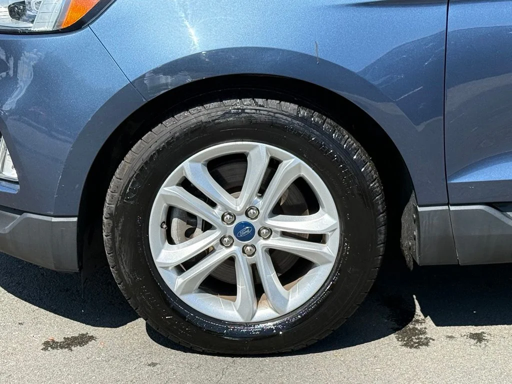Used 2019 Blue Metallic Ford SEL image 12