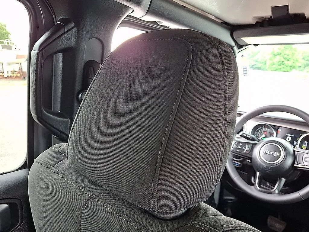 Used 2023 Gray Jeep 4x4 image 16