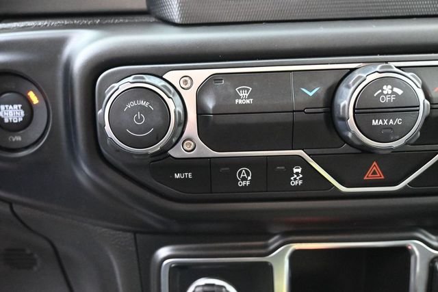 Used 2022 Black Jeep Sport image 22