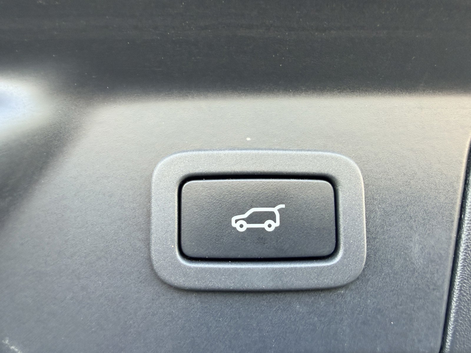 Used 2018 Narvik Black Land Rover S image 22
