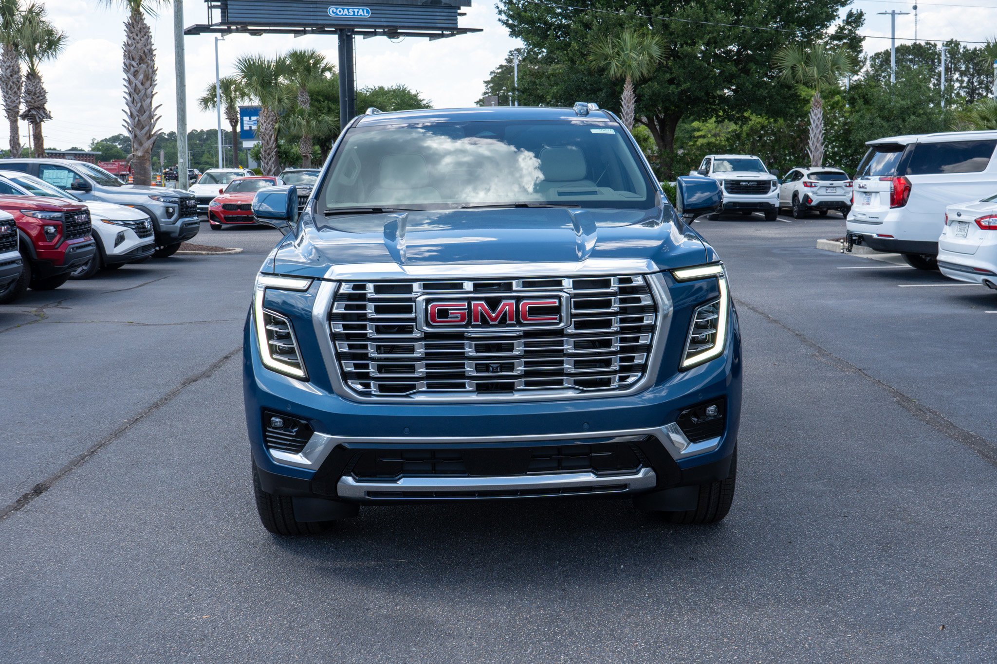 2026 GMC Yukon Denali - Photo 8