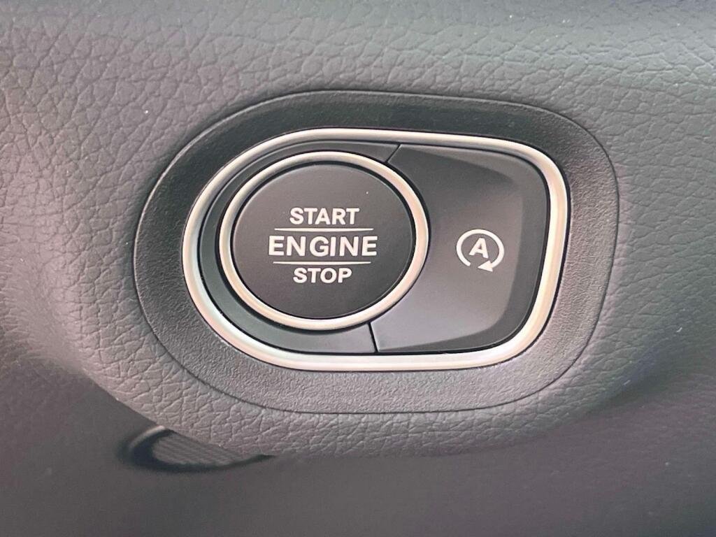 New 2026 MANUFAKTUR Moonlight White Metallic Mercedes-Benz GLE 450 image 38