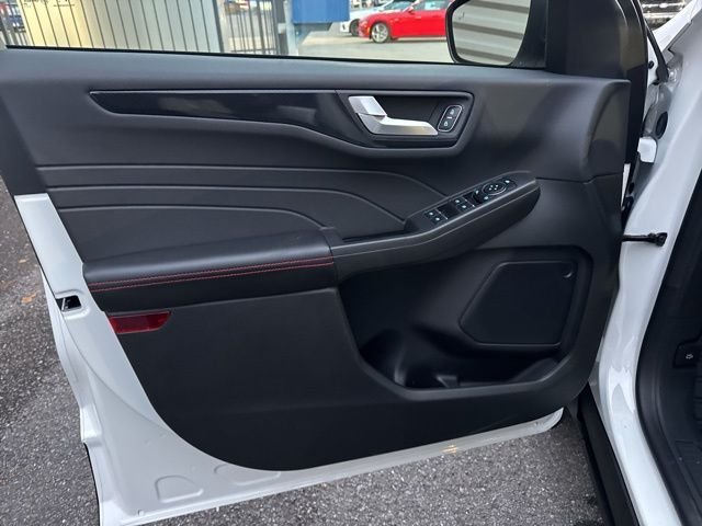 2025 Ford Escape ST-Line - Photo 11