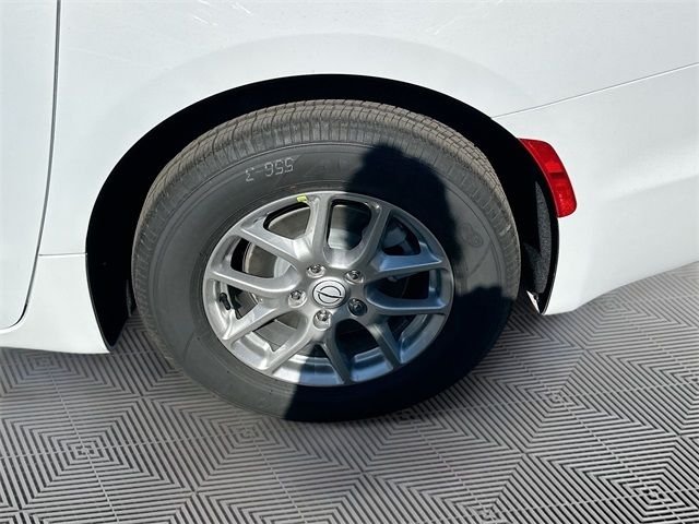 New 2026 Bright White Clear-Coat Exterior Paint Chrysler LX image 19