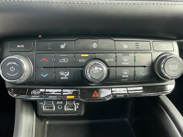 Used 2024 Silver Dodge SXT image 18