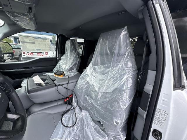 New 2026 Oxford White Ford F-350® XL image 28