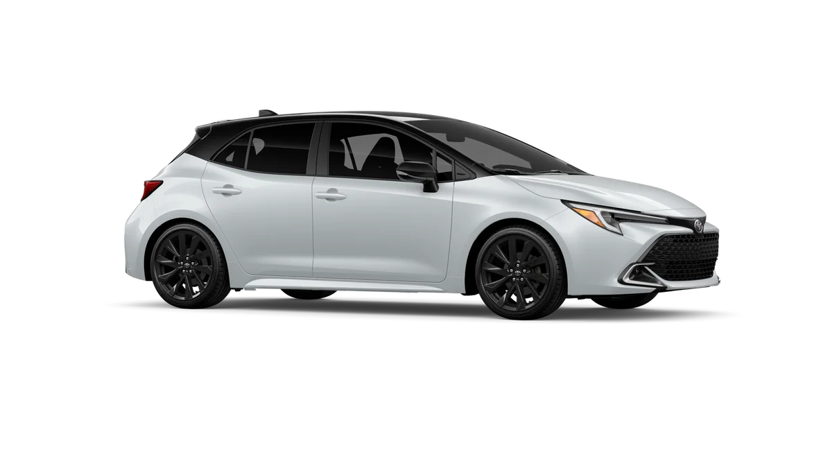New 2027 Wind Chill Pearl with Black roof Toyota XSE image 13