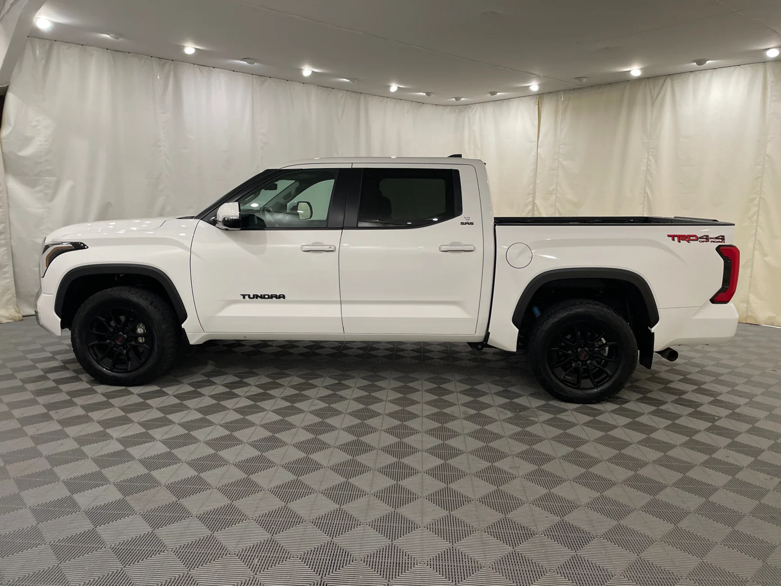 Used 2024 Ice Cap Toyota SR5 image 9