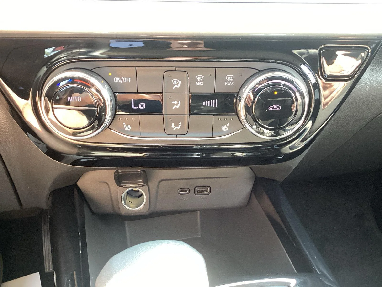 Used 2024 Cayenne Orange Metallic Chevrolet LT image 23