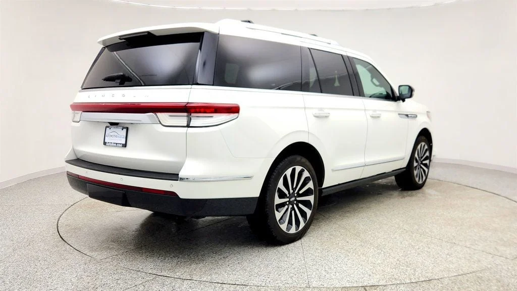 Used 2024 Pristine White Metallic Tri-Coat Lincoln Reserve 4x4 w/ Equipment 201A, HD Trailer Tow Pkg & 22