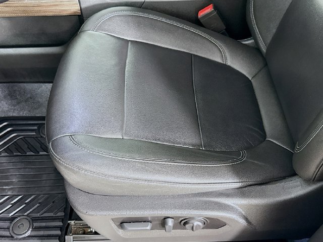 Used 2022 Iridescent Pearl Tricoat Chevrolet RST image 20