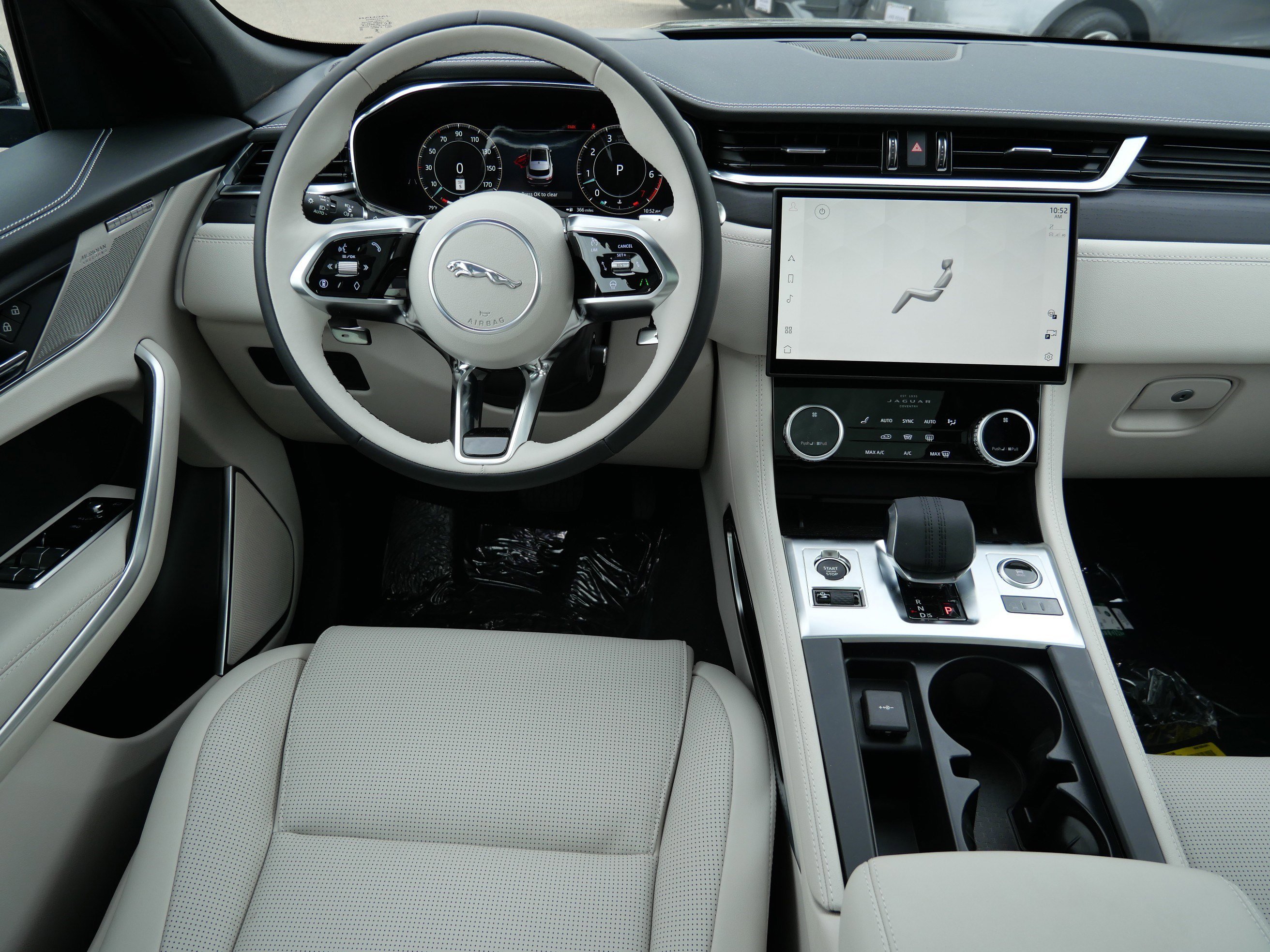 2026 Jaguar F-Pace R-Dynamic S - Photo 10