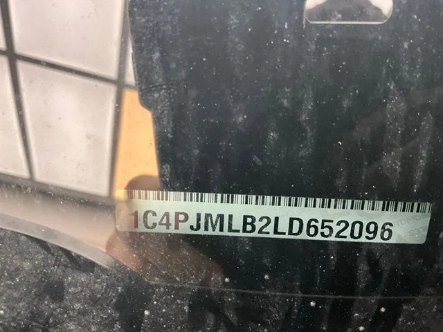 Used 2020 Gray Jeep Latitude Plus image 27