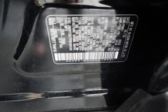 Used 2023 Black Nissan Platinum image 22