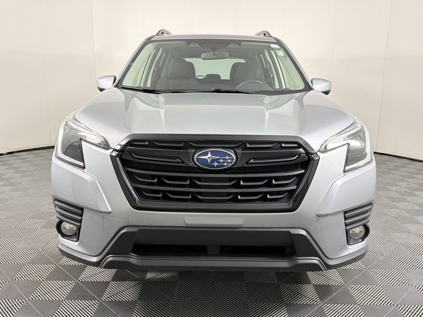 2023 Subaru Forester Premium - Photo 2