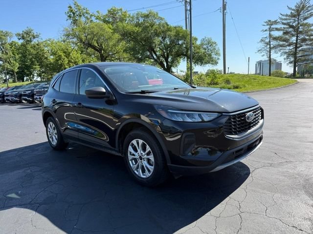 Used 2024 Black Ford Active image 9