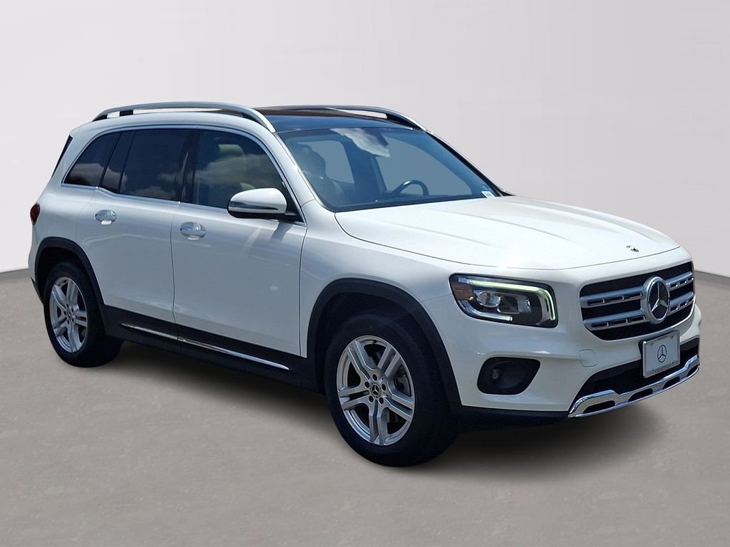 Certified Used 2022  Mercedes-Benz GLB 250 image 3