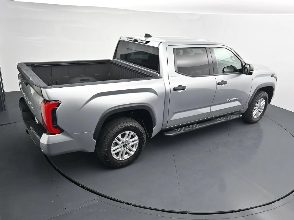 Used 2022 Silver Toyota SR5 image 29