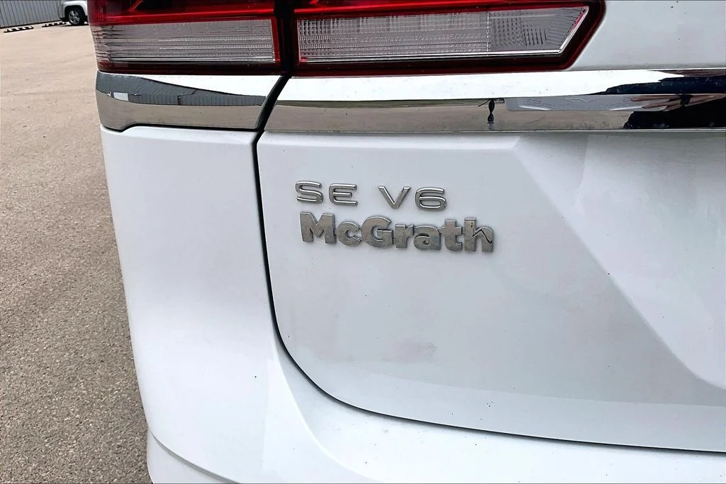 Certified Used 2022 White Volkswagen 3.6L V6 SE w/Technology image 27