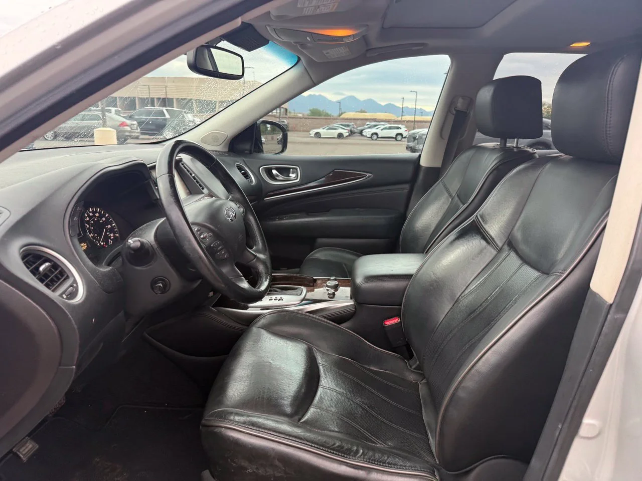 Used 2015 Liquid Platinum INFINITI Base image 13
