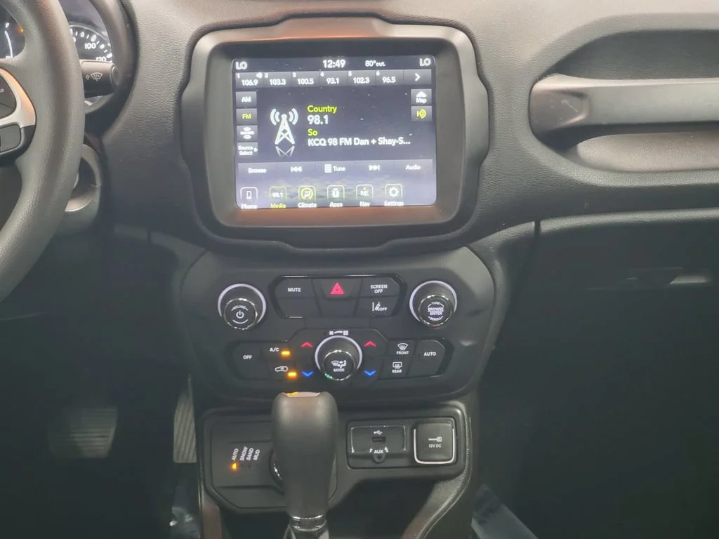 2023 Jeep Renegade Latitude - Photo 24
